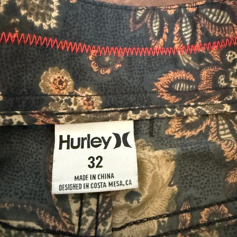 Hurley Men's Floral Hybrid Walkshorts Size 32‎ Black Baroque Surf Retro Style